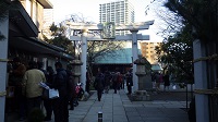 Sumiyoshi-jinja Shirine new year worshipping. JPG