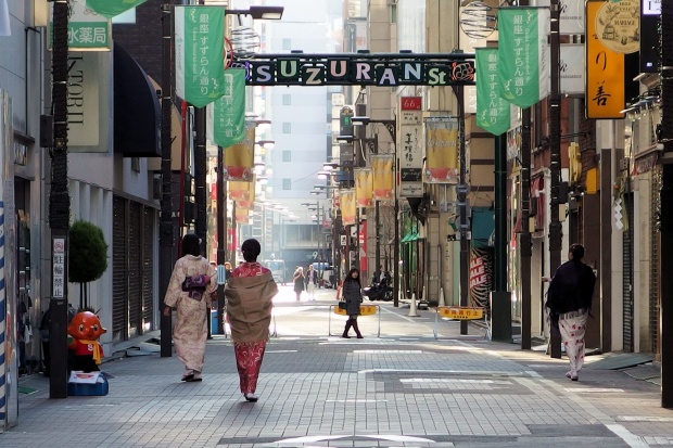  Ginza on New Year's Day is also quite good.