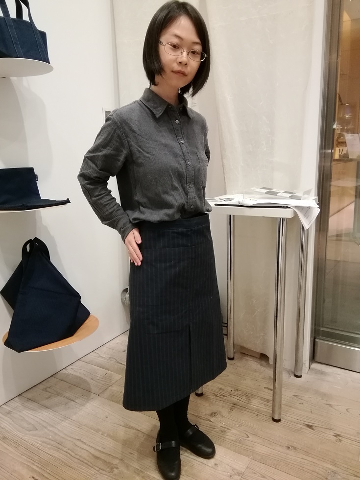 When you wrap the "front hanging" around your waist ... Ogura Orikiya Dark Blue World 3
　~ Nihonbashi Kiya Main Store izutuki~