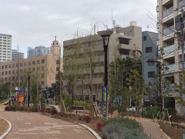 It is near spring at Tsukiji River Park, near Chuo-ku sightseeing certification!