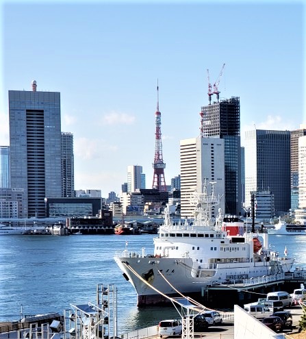  Harumi Wharf
We enjoyed the male figures of "Nippon Maru", "Akihiro Maru" and "Kaiomaru".