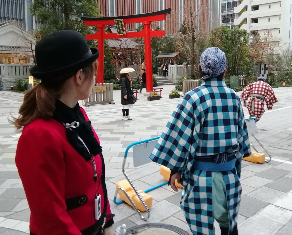  The Nihonbashi Shea Trical Tour begins
　Nihonbashi Tourist Information Center