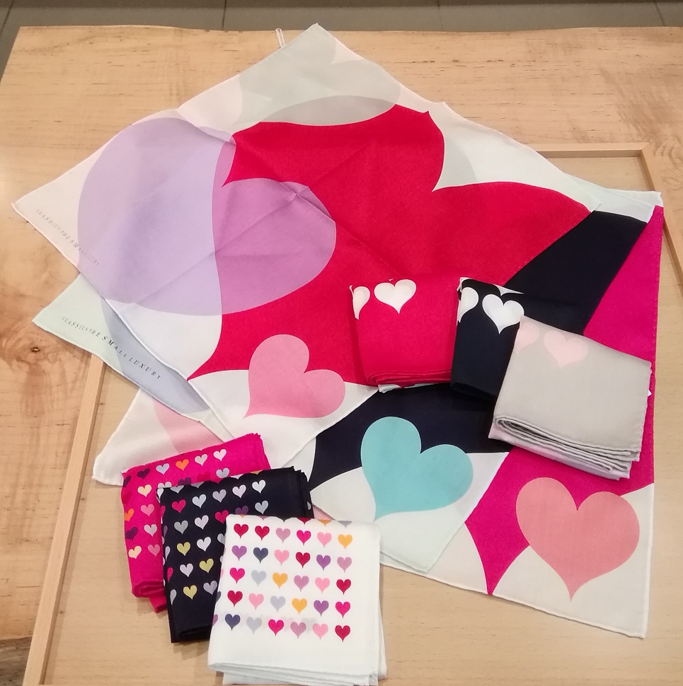 2,000 yen each, such as overflowing hearts and petit hearts, how about one handkerchief in the world?
　~ CLASSICS the Small Luxury Nihonbashi Ningyocho Store~