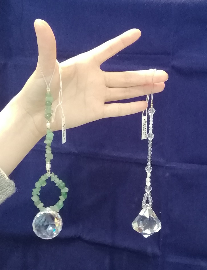 Lake Biwa Pearl Suncatcher Left: Jade 13,200 yen Right: Crystals 13,200 yen Idea Note Select Oomi cloth fair
　~ Nihonbashi Kiya Main Store izutuki~