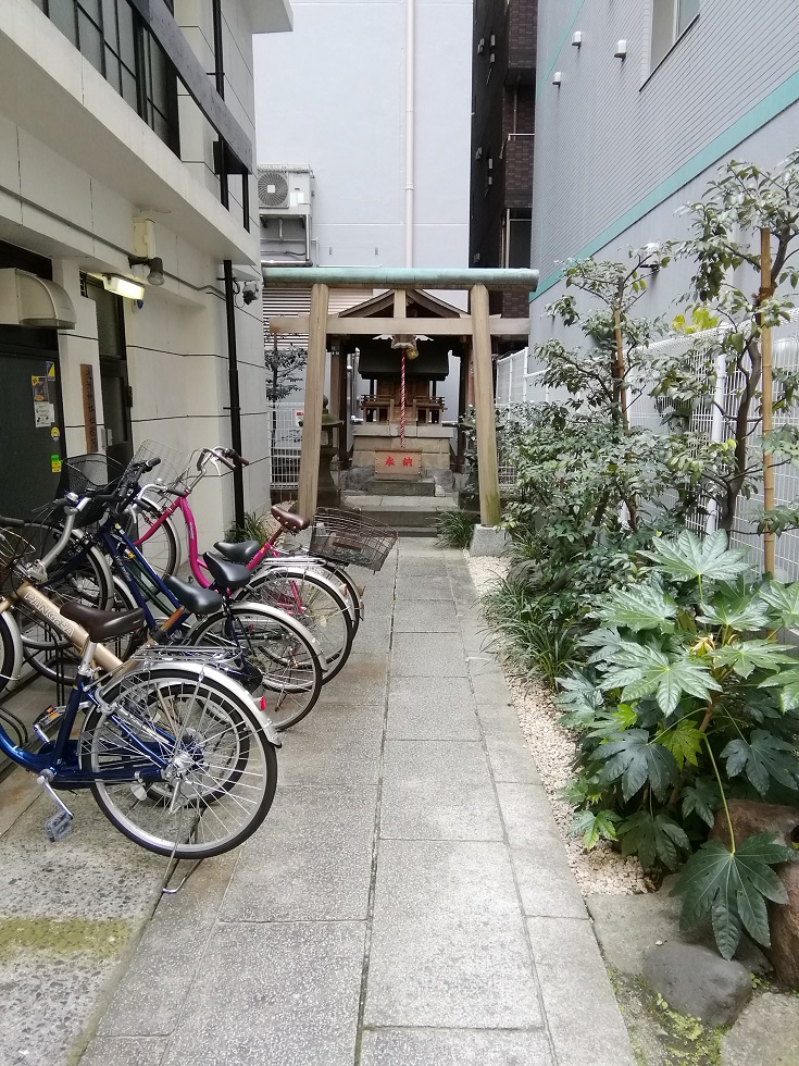  Shrines in Horidome-cho one after another
　~ Ikesu Shrine ~