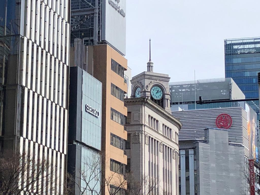 There is a "back" in the clock tower of the Wako Main Building at home and a tour of Nihonbashi in Ginza.