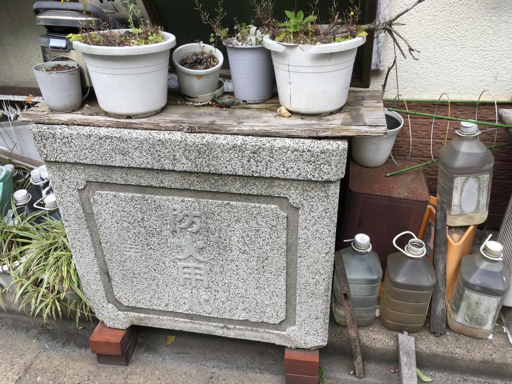 ①The fire prevention water tank was reused as a place to store flowerpots! 5 places I found in the neighborhood of Ningyocho!