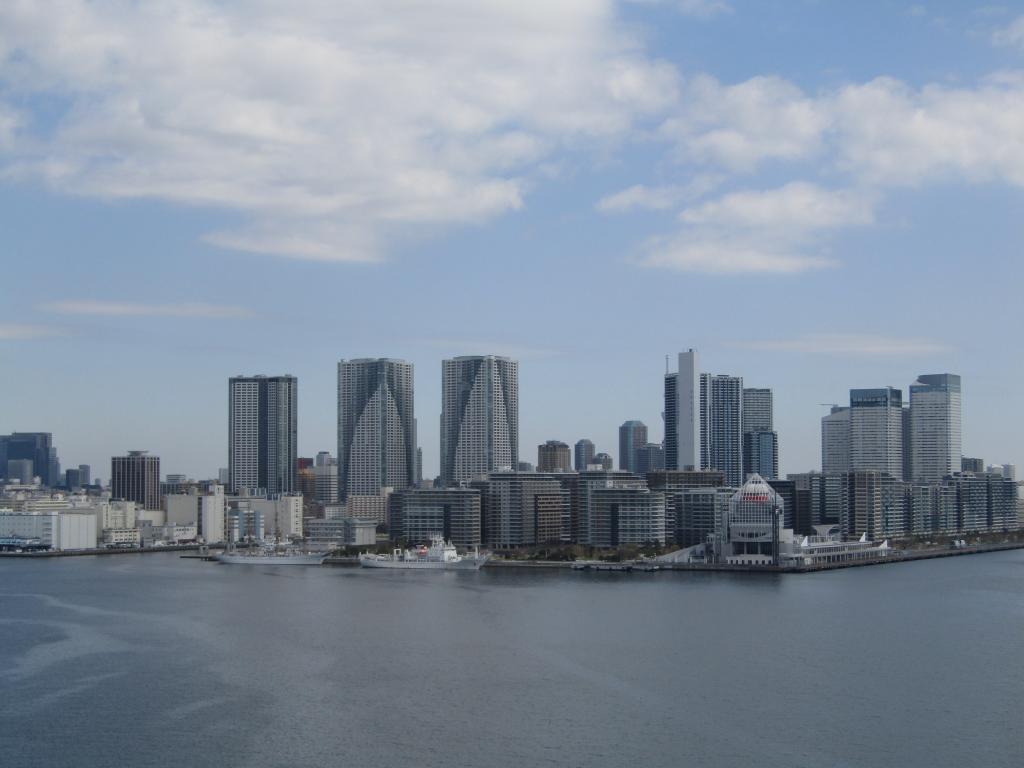  Chuo-ku as seen from Rainbow Bridge