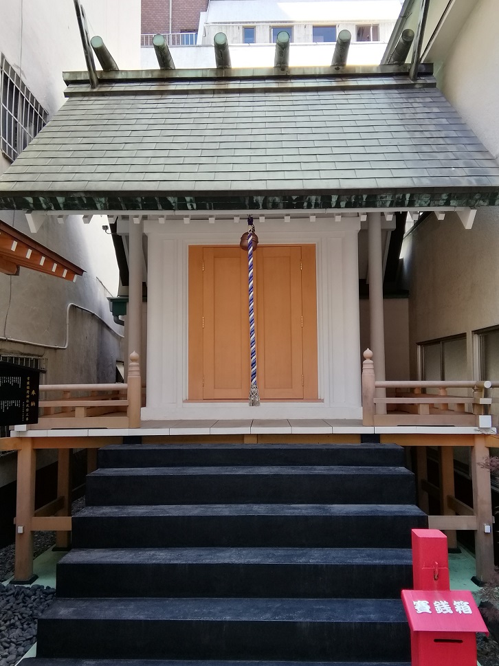  A quiet shrine that can be reached from Ningyocho Station 4-Towa Inari Shrine-