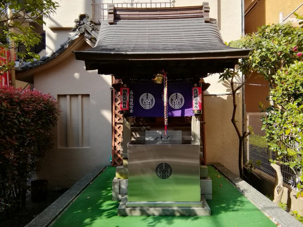  Shrine with a quiet appearance that can be reached from Ningyocho Station 5-Mototoku Inari Shrine / Tsunashiki Temma Shrine-