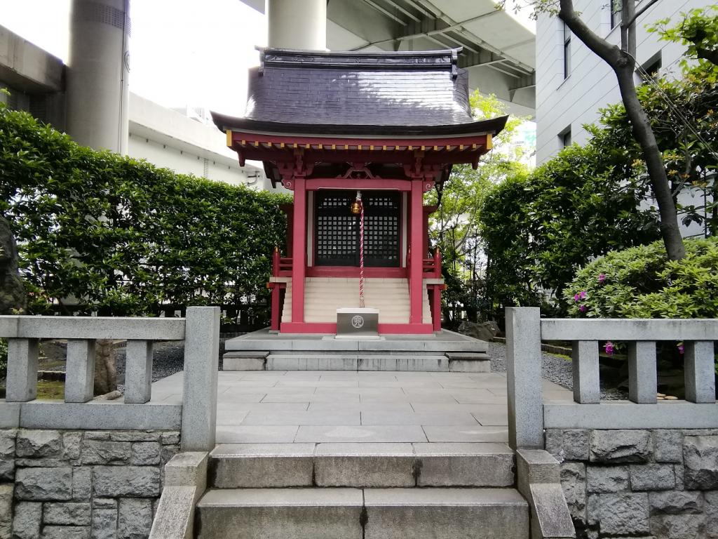 A shrine with a quiet appearance that can be reached from Kabuto Shrine Ningyocho Station 7
　~ Kabuto Shrine~