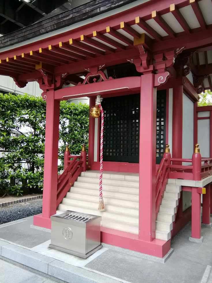  A quiet shrine that can be reached from Ningyocho Station 7-Kabuto Shrine-