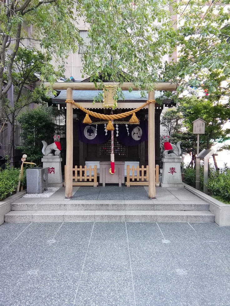 Chanogi Shrine Shrine 8 with a quiet appearance that can be reached from Ningyocho Station.
　~ Chanogi Shrine~ 