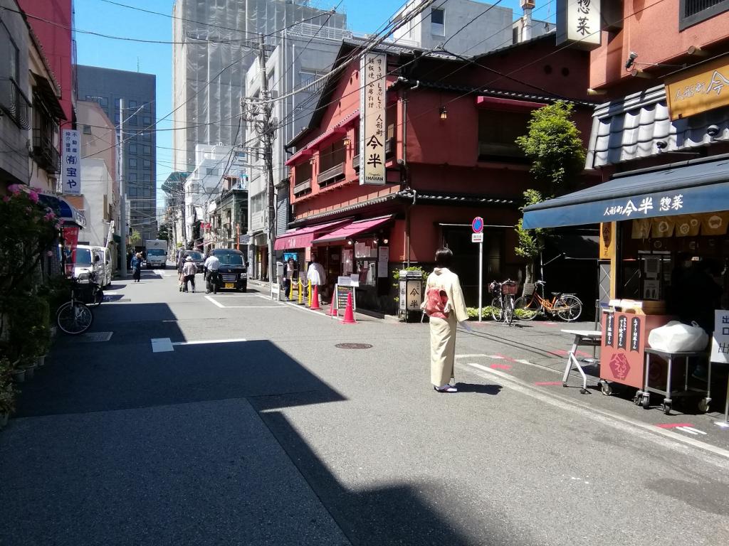 Consider "Newcomer" in front of "Ningyocho Imahan Honten" and Ningyocho 10 years 7
　　~ Scenery of the location street~ 