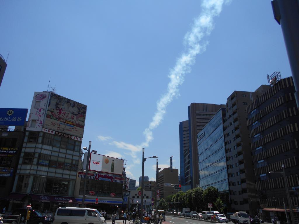 Flight airplane cloud from Tsukiji to Shinagawa Blue Impulse over the Ginza on May 29th, 2020