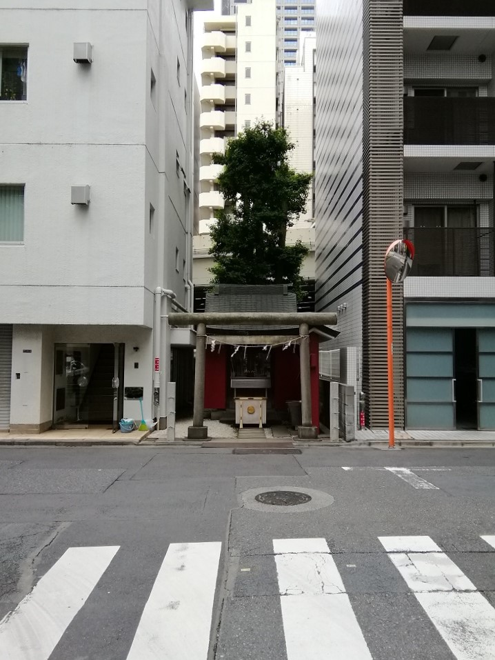  A shrine with a quiet appearance that can be reached from Nihombashi Station and Kayabacho 1-Ohara Inari Shrine- 