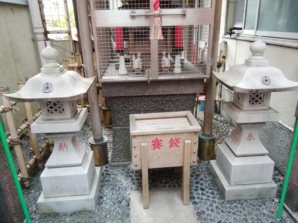  A shrine with a quiet appearance that can be reached from Nihombashi Station and Kayabacho 3-Junko Inari Shrine- 