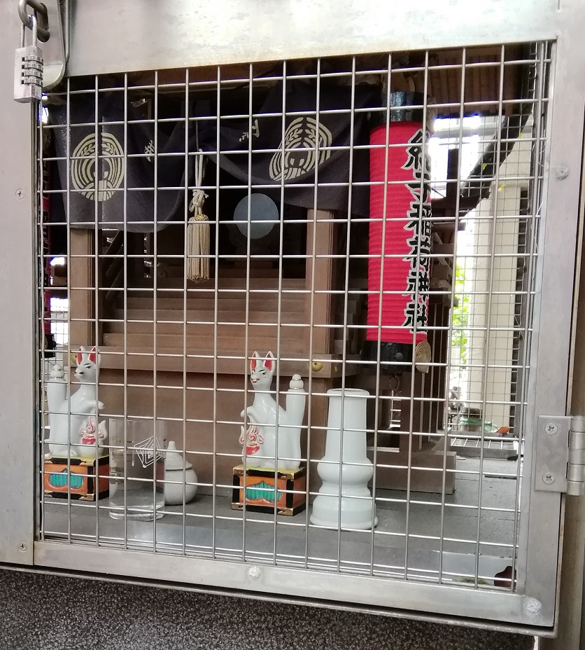  A shrine with a quiet appearance that can be reached from Nihombashi Station and Kayabacho 3-Junko Inari Shrine- 