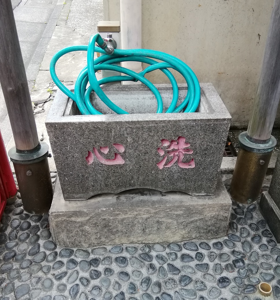  A shrine with a quiet appearance that can be reached from Nihombashi Station and Kayabacho 3-Junko Inari Shrine- 