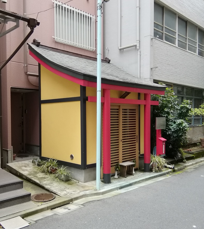  A quiet shrine that can be reached from Ningyocho Station 13-Fukuda Inari Shrine- 