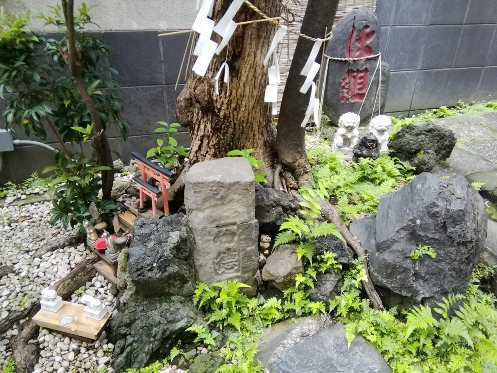  A quiet shrine that can be reached from Ningyocho Station 14-Suehiro Shrine-