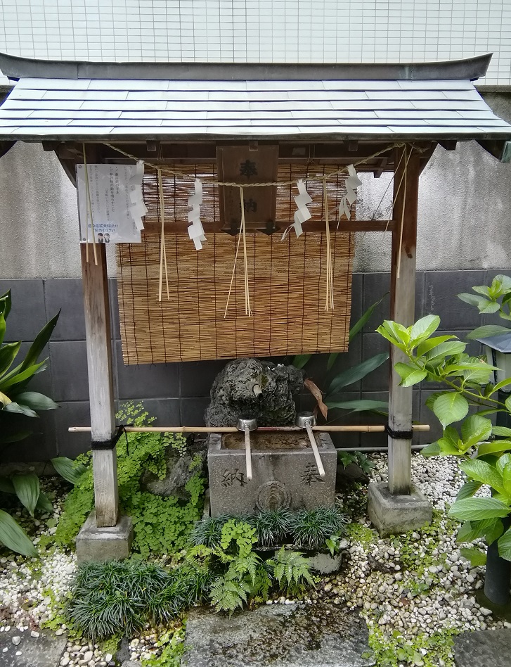  A quiet shrine that can be reached from Ningyocho Station 14-Suehiro Shrine-