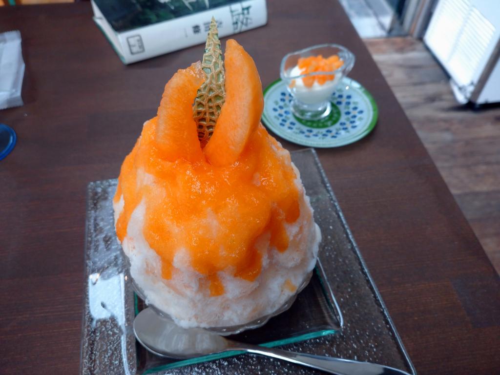 Luxurious shaved ice full of fruits! A wonderful shaved ice shop in front of Suitengu, "Beauty Ice Nero Bell"