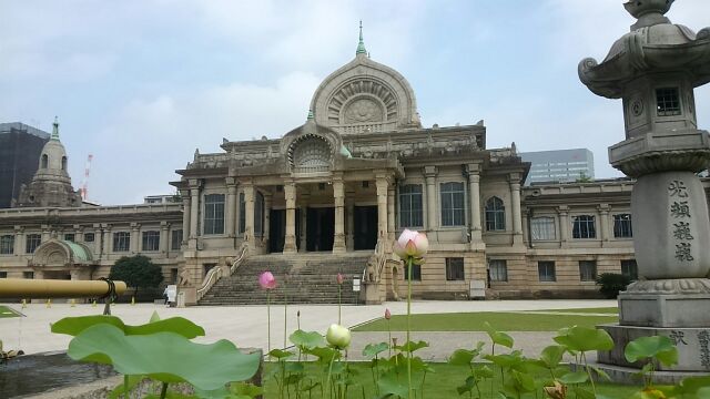 Lotus Gotoku (like Renge) is the heart of a person born in paradise with five characteristics, Tsukiji Honganji and lotus scenery of a lotus　