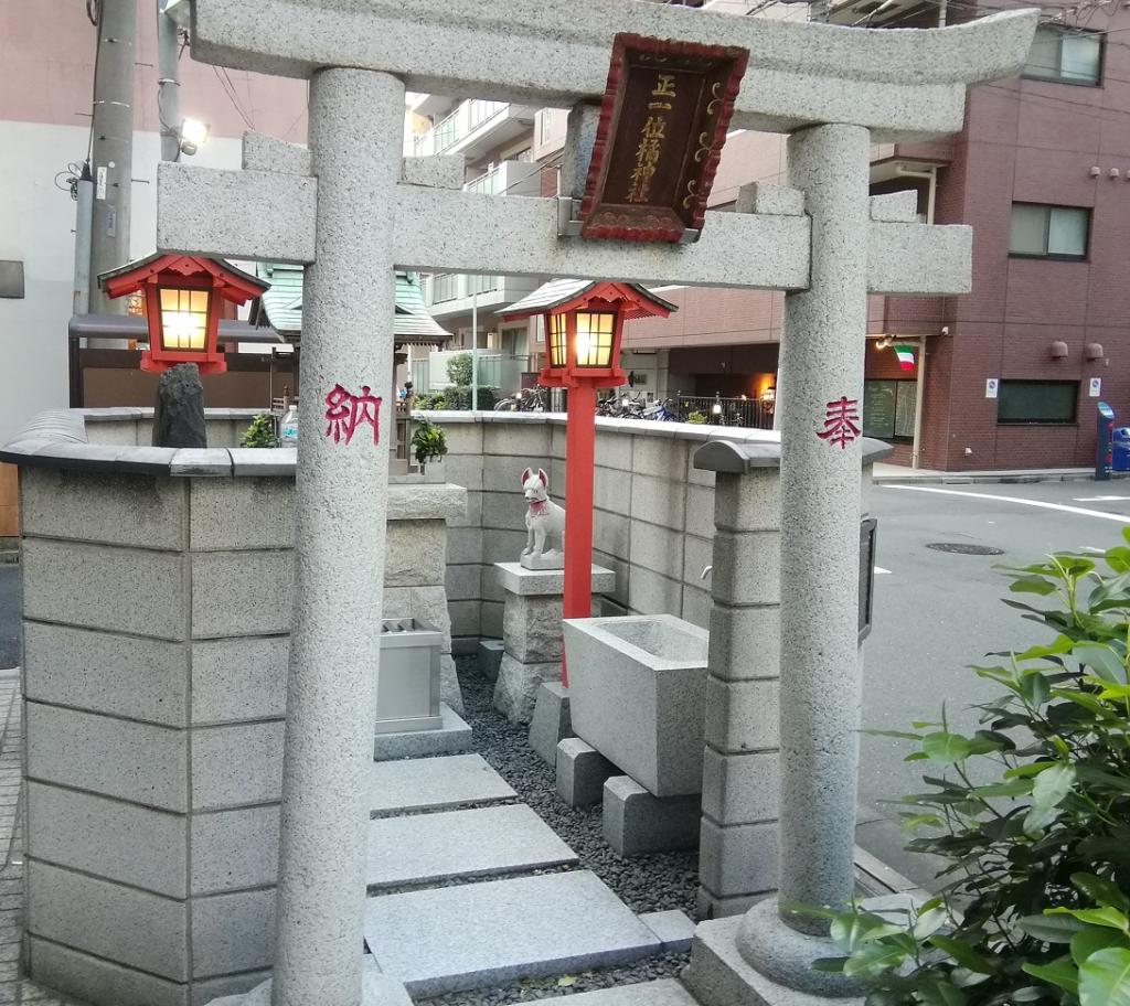 Tachibana Shrine A shrine with a quiet appearance that can be reached from Ningyocho Station 17
　~ Tachibana Shrine~ 