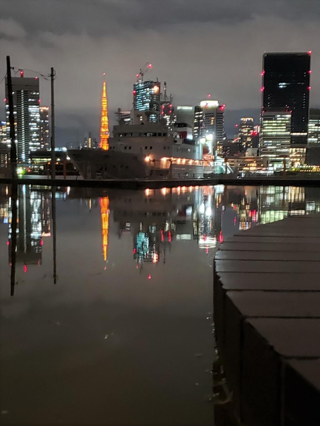  The night view of the Harumi Wharf passenger liner terminal from the evening is very beautiful.
