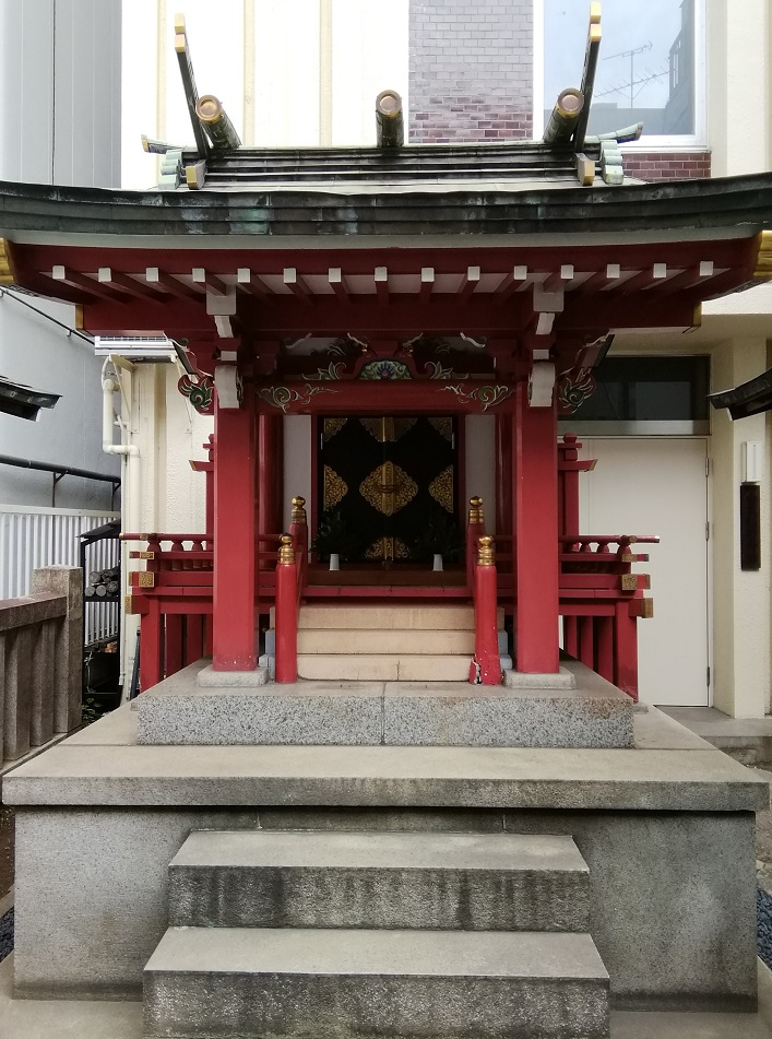  A quiet shrine that can be reached from Ningyocho Station 19-Shirahata Inari Shrine-