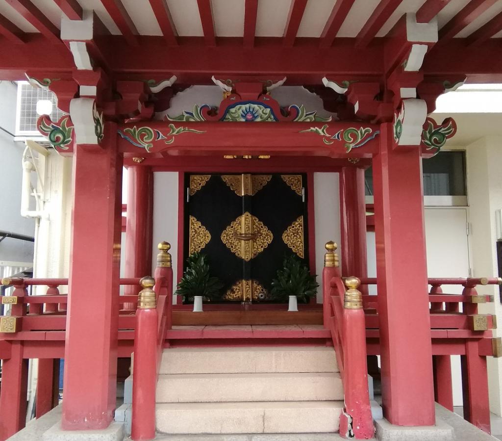  A quiet shrine that can be reached from Ningyocho Station 19-Shirahata Inari Shrine-