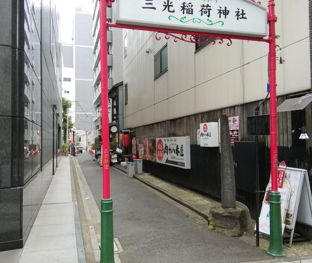  A quiet shrine that can be reached from Ningyocho Station 19-Shirahata Inari Shrine-