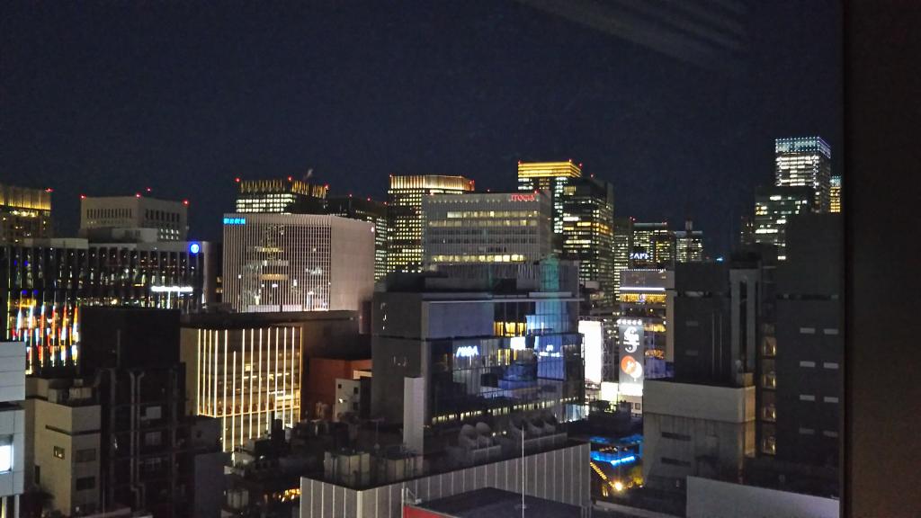  Attraction of GINZA SIX (4) Night view from the rooftop garden