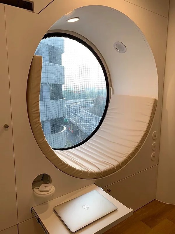  [Ginza 8-chome] The story inside the capsule "Central Bank Capsule Tower Building"