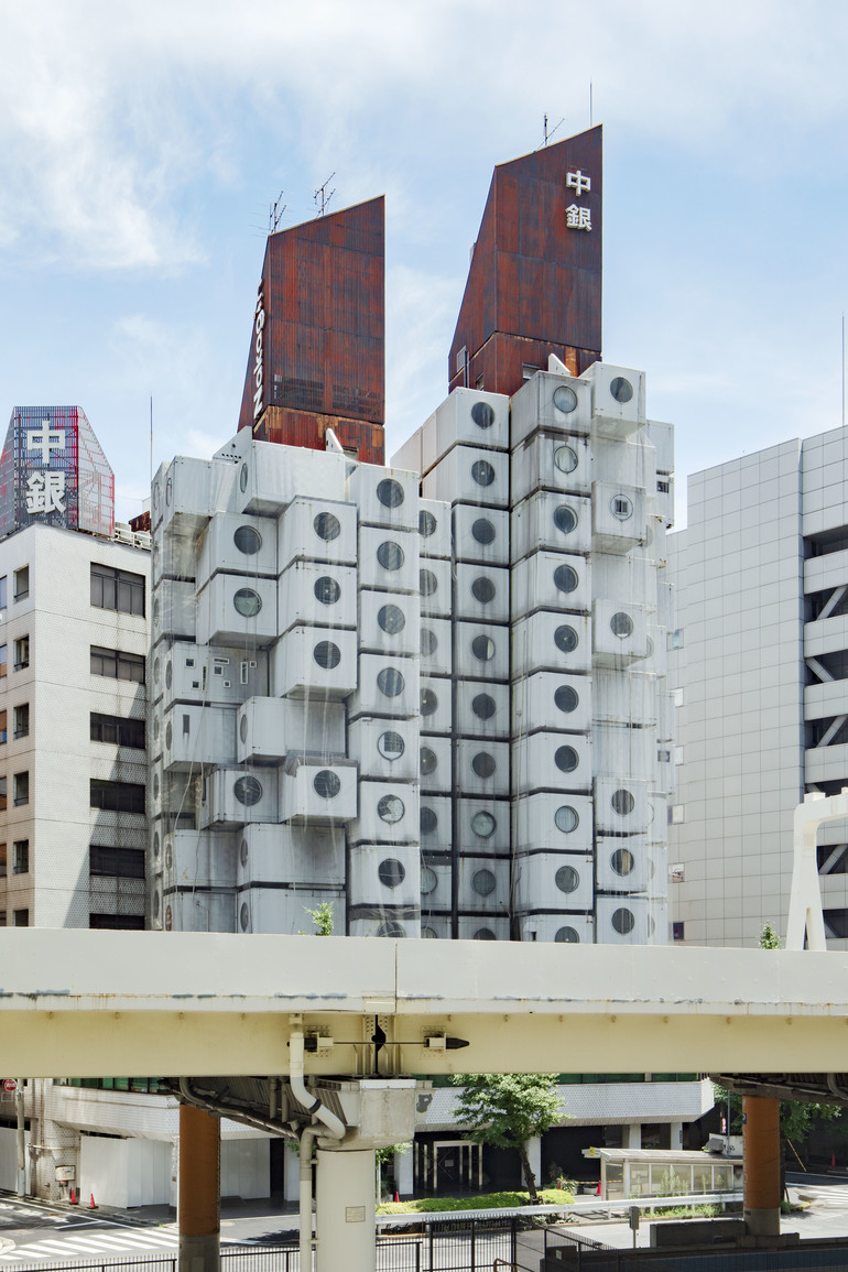 Click here to visit each page [Ginza 8-chome] The story in the capsule "Central Bank Capsule Tower Building"