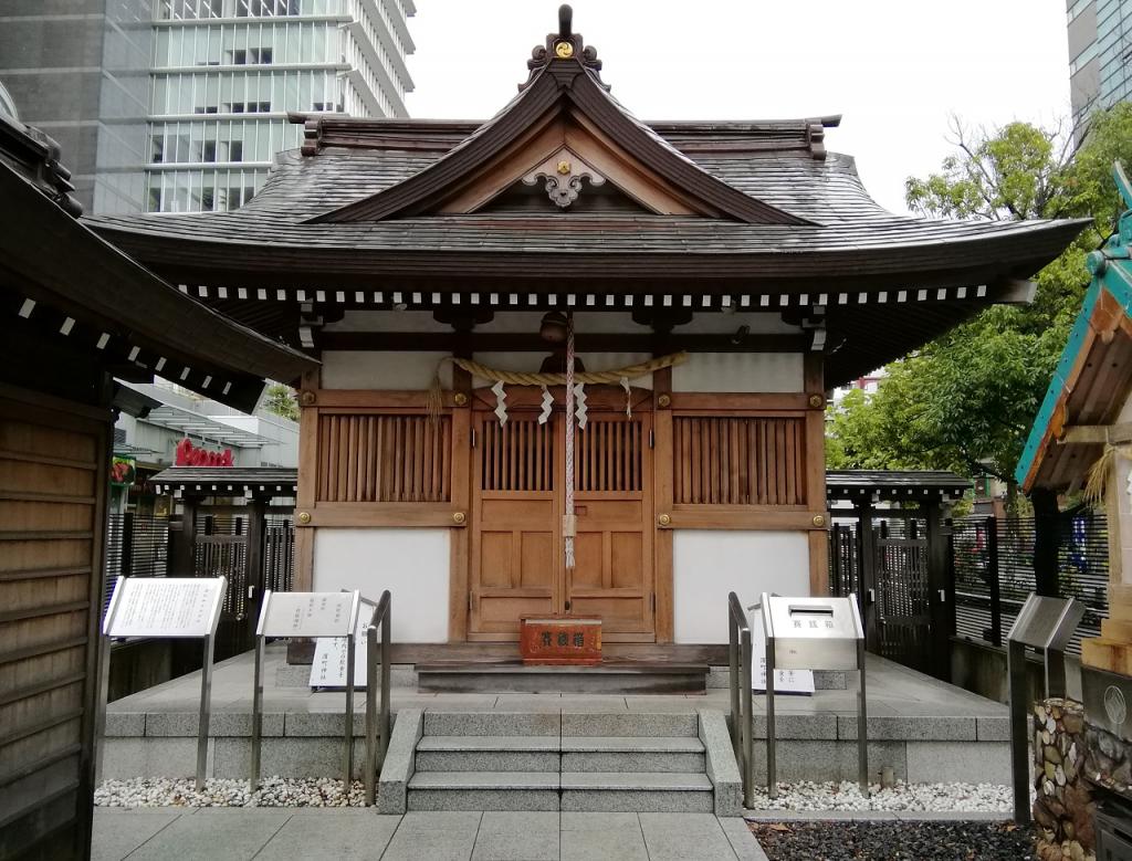 Hamamachi Shrine No.23 with a quiet appearance that can be reached from Ningyocho Station.
　~ Hamamachi Shrine~ 