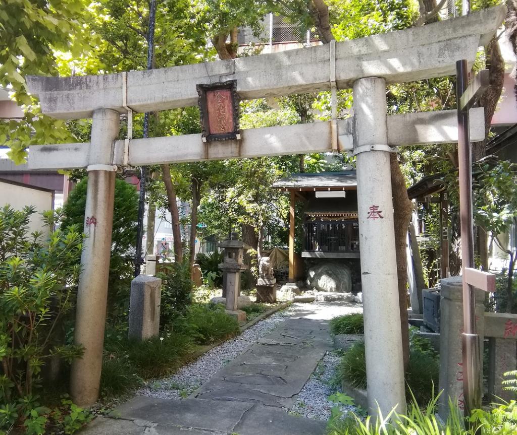 Kotohiragu Shrine (Nihonbashinakasu) Ningyocho Station with a quiet appearance No.21 shrine.
　Kotohiragu Shrine (Nihonbashinakasu)~ 