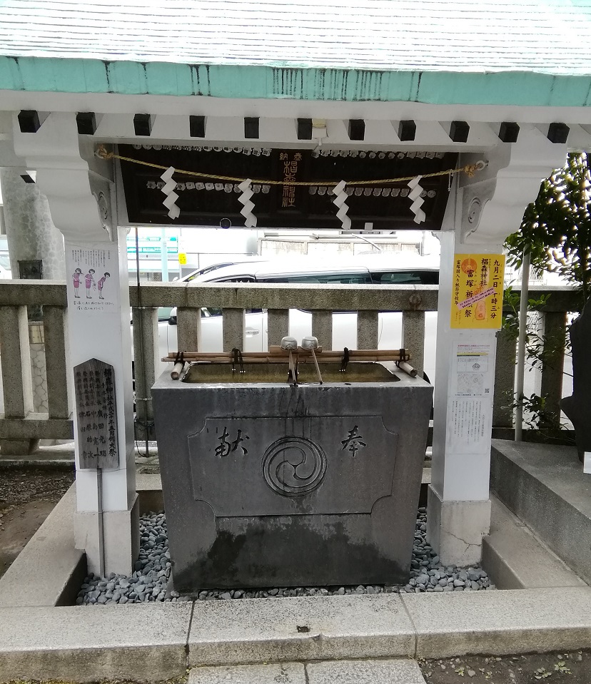  No.24 shrine with a quiet appearance that can be reached from Ningyocho Station.
 　~ Sugimori Shrine~ 