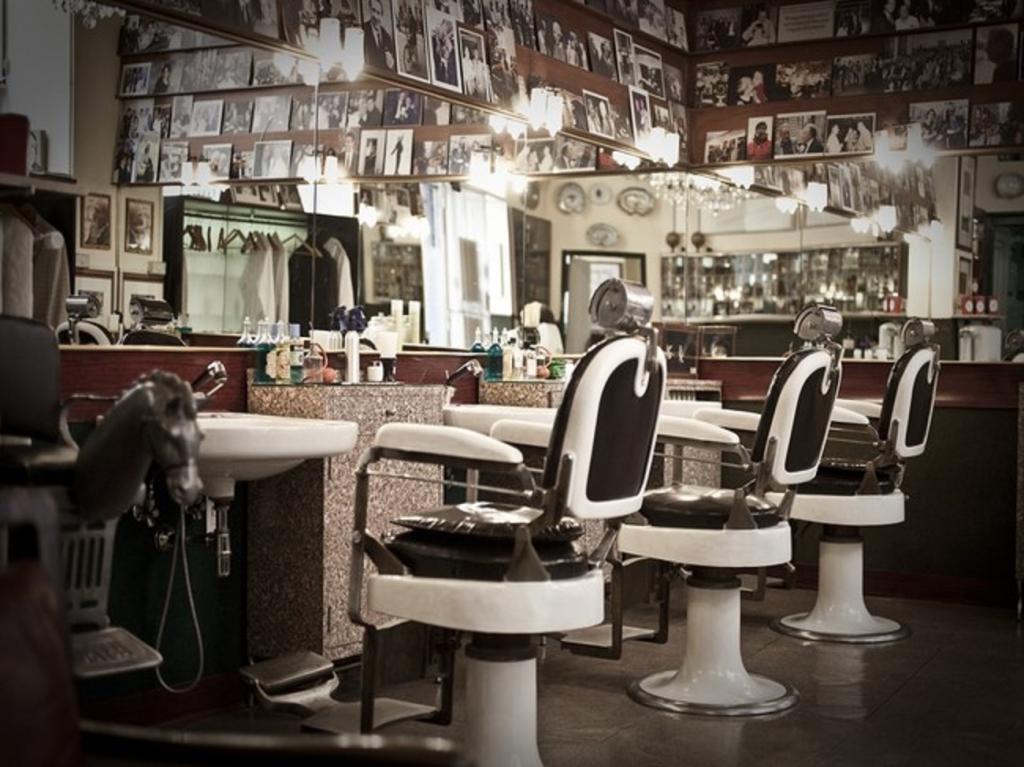 Antica Barbieria Colla Hair Salon ONO×Antica Barbieria Colla
　Experience the long-established service of Milan, Italy, which boasts a history of 100 years ~ Hair Salon ONO Tsukude Specialty Head Office ~