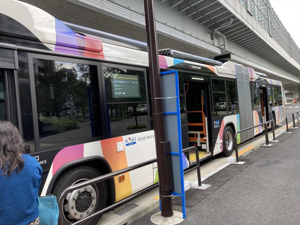 The powerful body with a total length of 18m was longer than expected! Surprisingly fast and comfortable! Tokyo BRT~