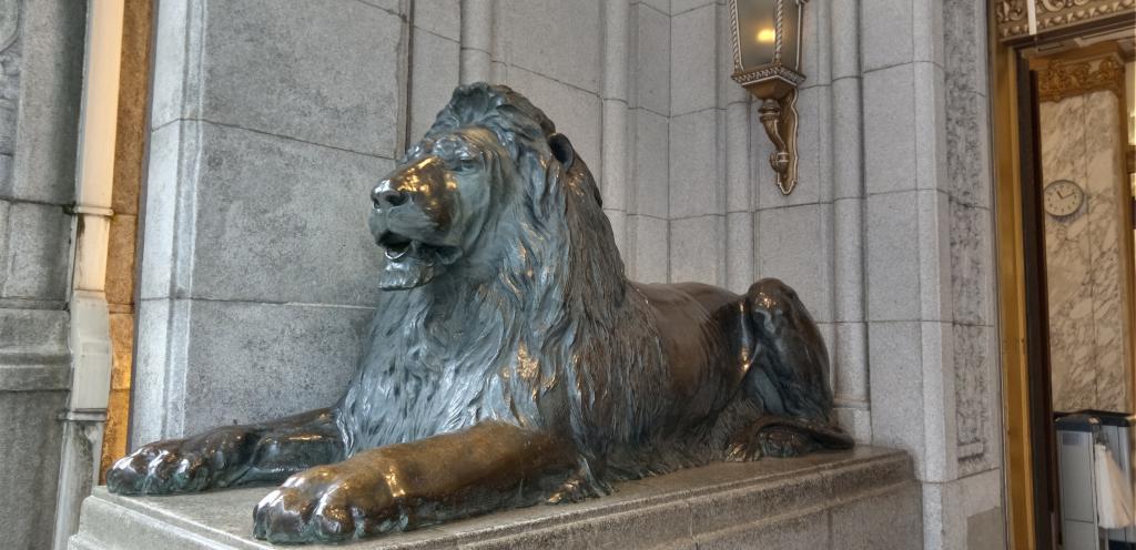 The charm of the symbol of Mitsukoshi "Lion Statue" Important Cultural Property [Nihonbashi Mitsukoshi Main Store] (1) Appearance, Lion Entrance, Underground Concourse