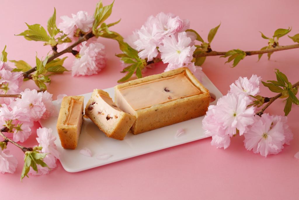  "Chef's recommended course" unique to spring to enjoy the season ・ Spring hand-baked cheesecake (Sakura taste)-Shiseido Parlour Ginza Main Store (restaurant), (shop)-