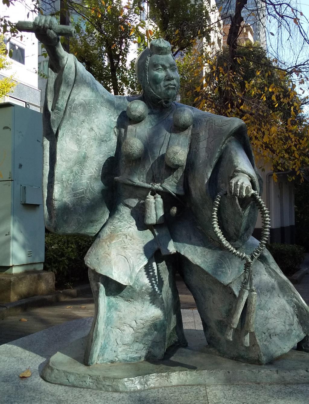  Senso-ji Temple "The Nineth Danjuro Ichikawa Statue-Temporary" and Hamacho Ryokudo "The Benkei Statue of Kanjincho"