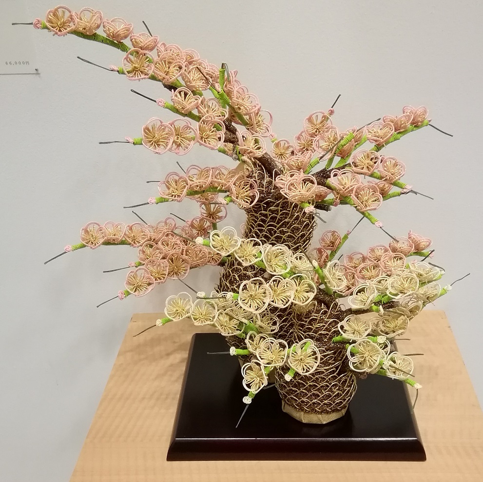 Ornamental plum
66,000 yen Hakata Mizuhiki 6th exhibition of Hiromi Nagasawa
 　~ Nihonbashi Kiya Main Store izutuki~ 