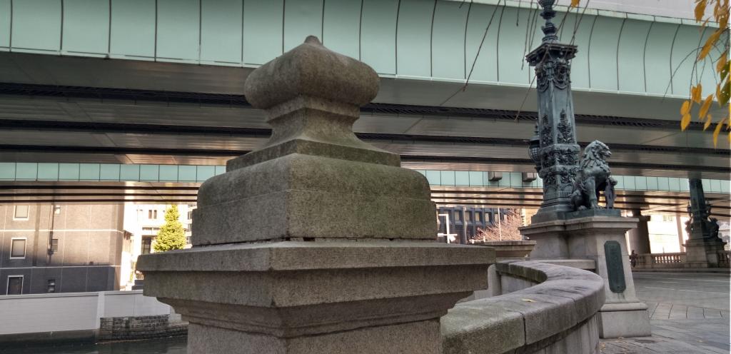 The charm of giboshi's Stone Important Cultural Property [Nihonbashi] on the sleeves column