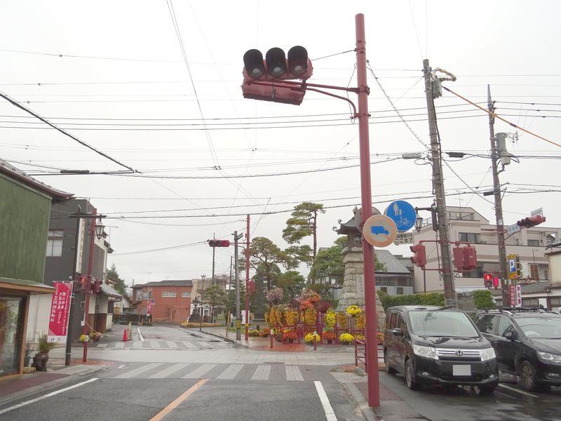 The town of Kasama is full of Kasama vermilion color and is connected by Kasama vermilion color.　—　Kasama Inari Shrine Tokyo Betsusha