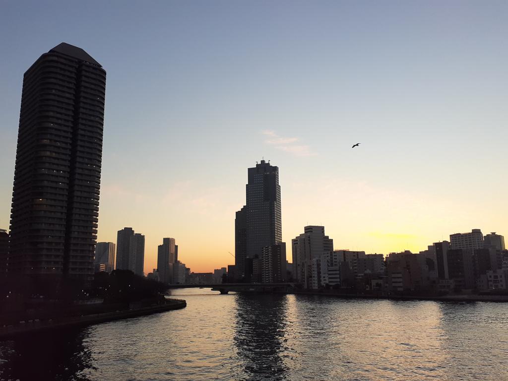  Sunrise and sunset from Chuo-ku to enjoy avoiding crowds