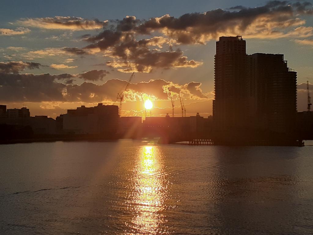  Sunrise and sunset from Chuo-ku to enjoy avoiding crowds