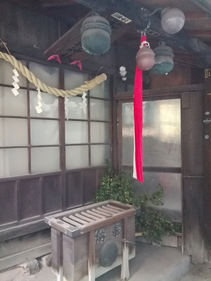  A quiet shrine that can be reached from Ningyocho Station No.33-Eternal Inari Shrine-